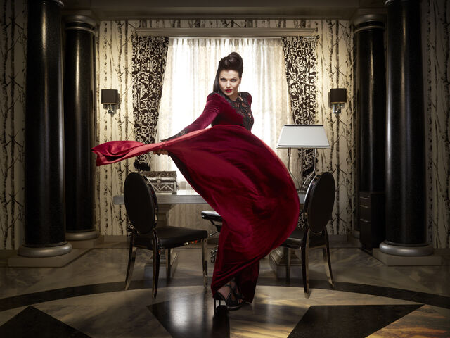 File:2PromoQueen24.jpg
