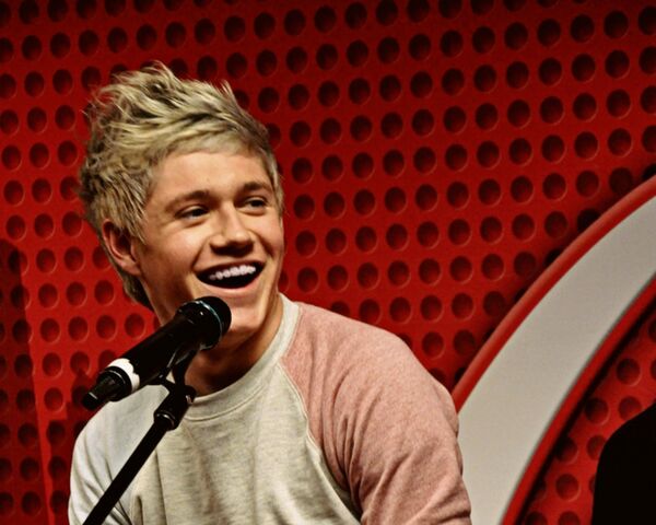 File:NiallHoran-niall-horan-30186872-1280-1024.jpg