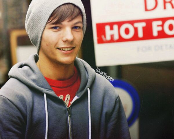 File:LouisTomlinson-louis-tomlinson-30185587-1280-1024.jpg