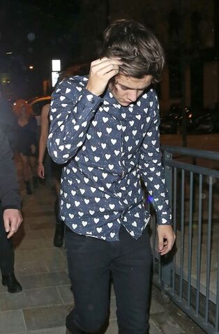 File:Harry+Styles+Pixie+Geldof+Miquita+Oliver+London+hjC2qN5HM02l.jpg