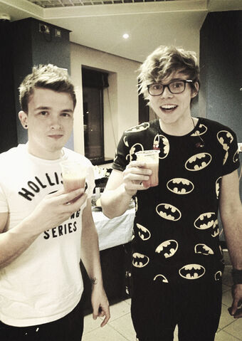 Datei:JoshandAshton.jpg