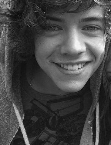 File:Cute-harry-styles-one-direction-sexy-smile-Favim.com-254351.jpg