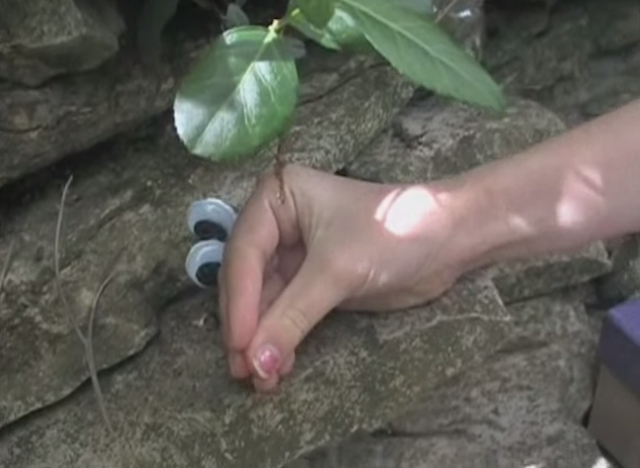 File:Oobi and Eyes Creatures in Run Away!.png