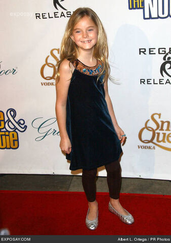 File:Karley-scott-collins-the-hottie-and-the-nottie-los-angeles-premiere-arrivals-1mKS2o.jpg