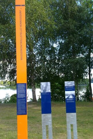 Datei:Bild 7 Gedenkstelen Wasserkontrollstelle Hennigsdorf.jpg