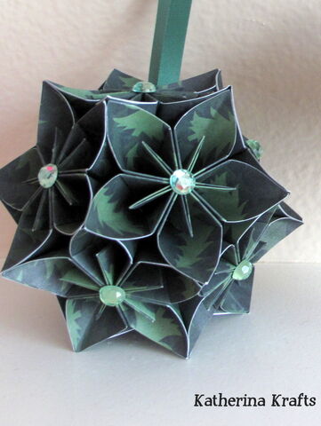 File:Flower Green Kusudama Ball 03.jpg