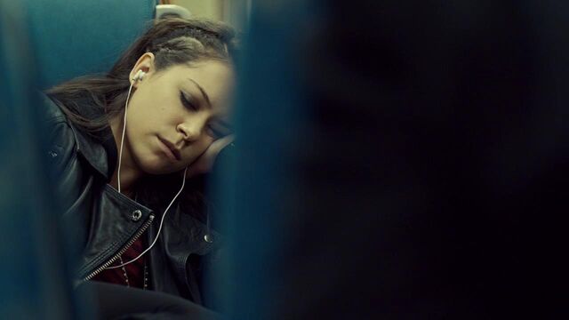 File:OrphanBlackS01E01-0015.jpg