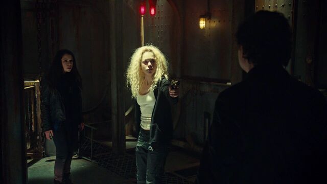 File:OrphanBlackS01E092186.jpg