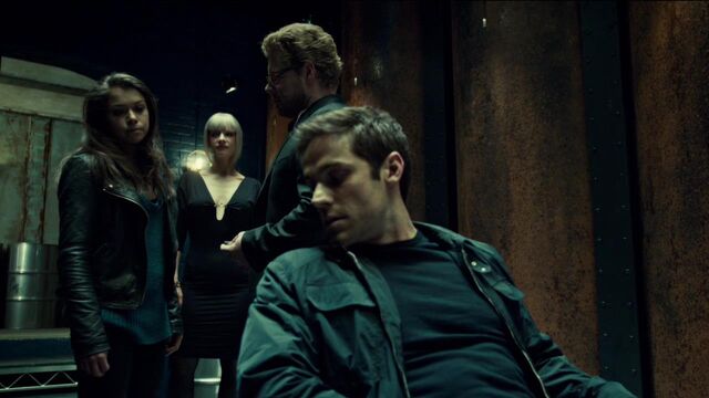 File:OrphanBlackS01E07-2033.jpg