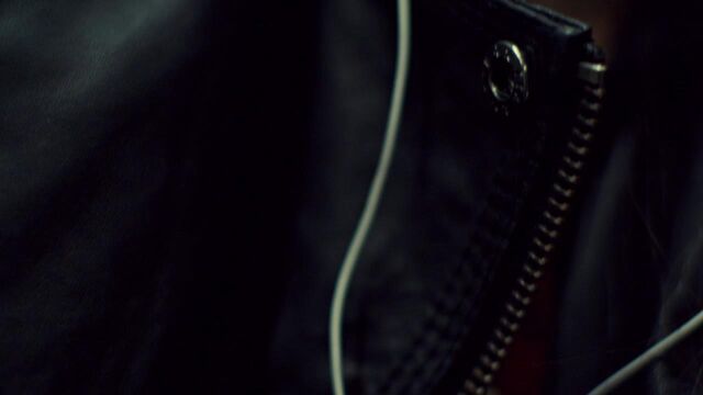 File:OrphanBlackS01E01-0004.jpg