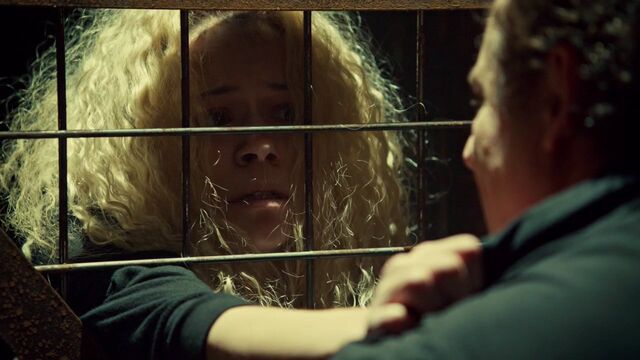 File:OrphanBlackS01E090772.jpg