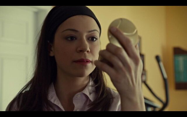 File:OrphanBlack1x05SarahPlaysAlison.jpg
