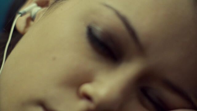 File:OrphanBlackS01E01-0012.jpg