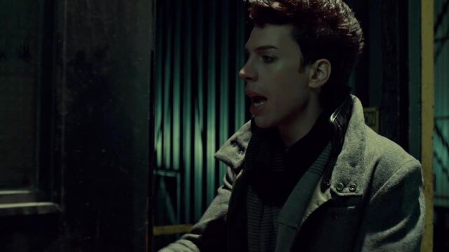 File:OrphanBlackS01E07-1938.jpg