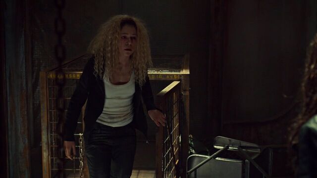 File:OrphanBlackS01E092131.jpg