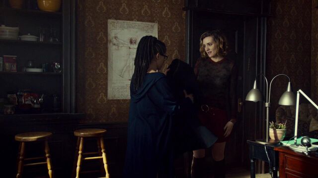 File:OrphanBlackS01E08-1254.jpg