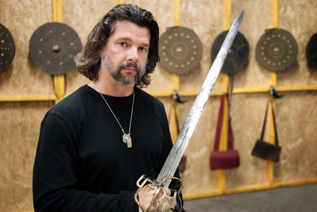 Archivo:Ronald-d-moore-outlander.jpg