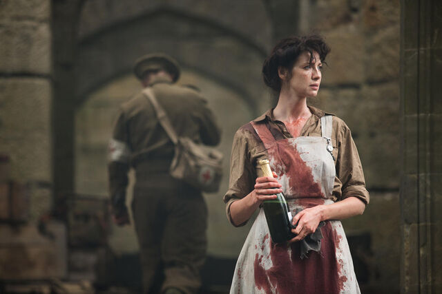 File:Outlanderstill-claire2.jpg