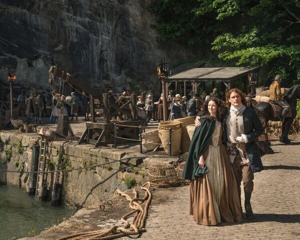 File:Outlander-s2-03.jpg