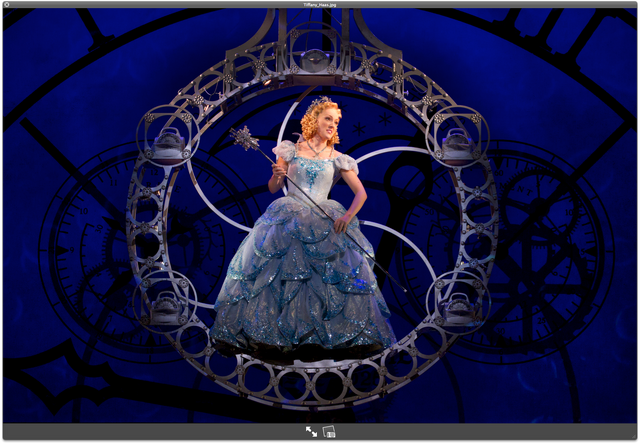 File:Tiffany Glinda.png