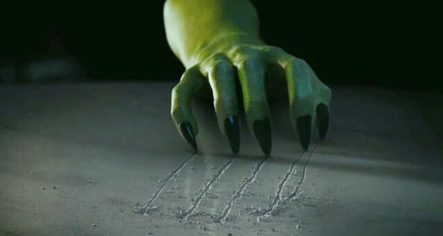 File:Wicked-witch-hand-scratch~2.jpg