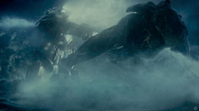 File:Jaegar fighting a Kaiju.jpg