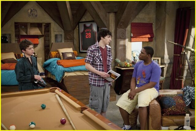 File:Mitchel-musso-doc-shaw-blindfold-08.jpg