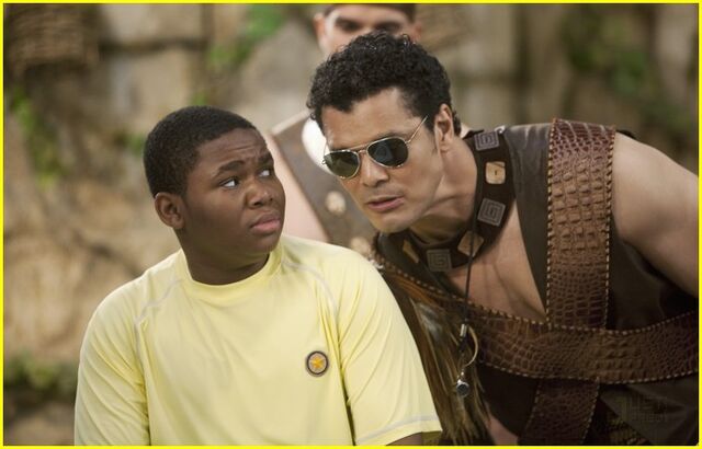 File:Mitchel-musso-doc-shaw-blindfold-02.jpg