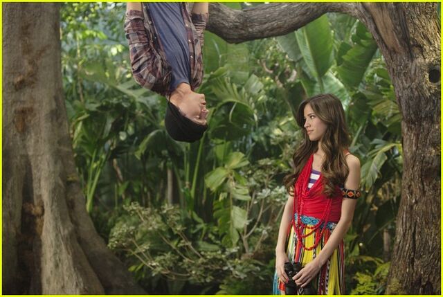 File:Mitchel-musso-brakayla-kings-06.jpg