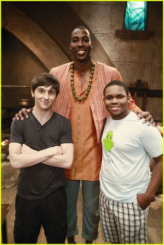 File:Dwight-howard-pair-kings-chef-09.jpg