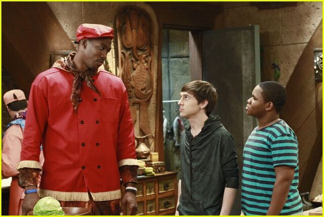 File:Dwight-howard-pair-kings-chef-02.jpg