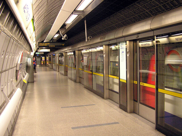 Pilt:Westminster.tube.station.jubilee.arp.jpg
