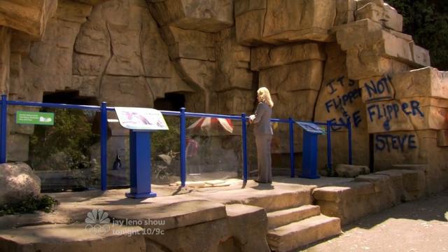 File:S02E01.png