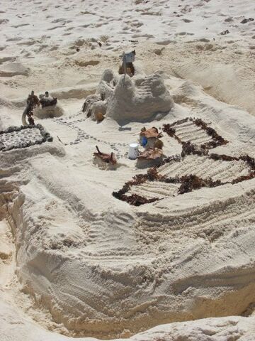 File:KeletiSandcastle1.jpg