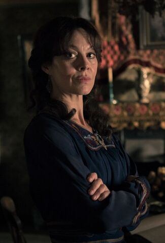 File:Peaky Aunt Polly Main.jpg