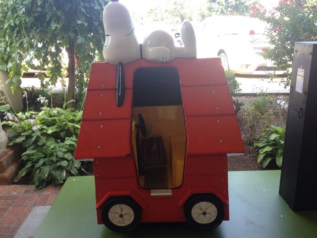File:DoghouseKiddieRide.jpg