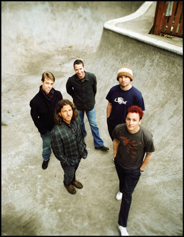 File:Pearl-Jam-w10.jpg