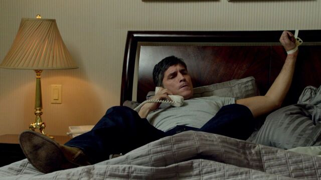 File:1x01 CaptiveInBed.jpg