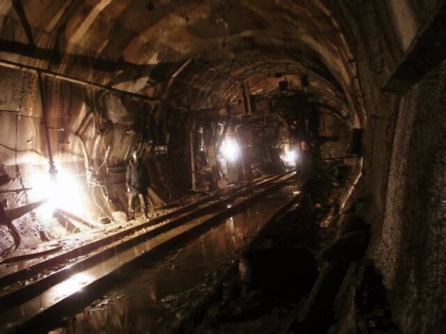 Plik:TunelNoLight.jpg