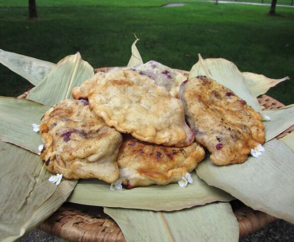 File:Bubbly pies fried.jpg