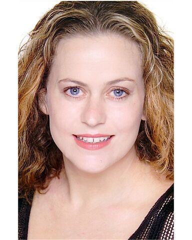 File:Deana Elvins.jpg