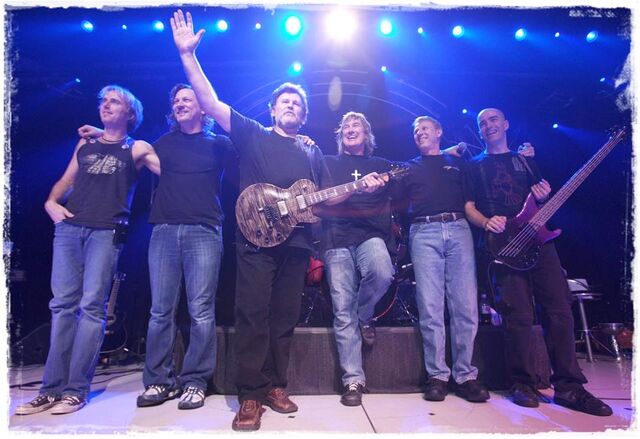 File:Petra Farewell 2005.jpg