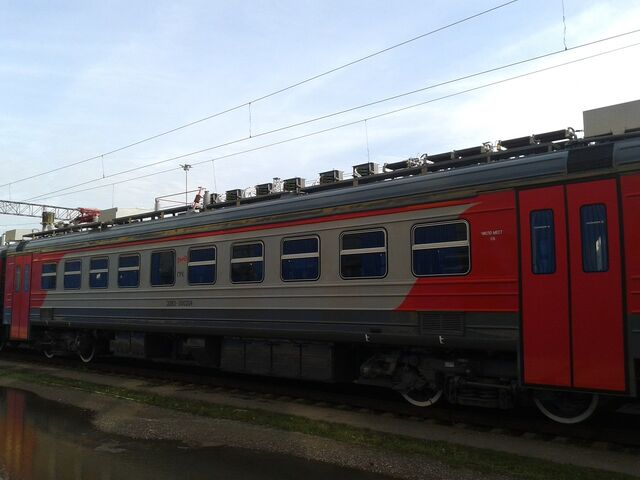 File:Rail Phaluhm Train-2.jpg