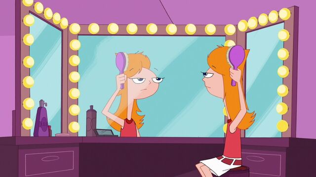 File:Candace brushing her hair.jpg
