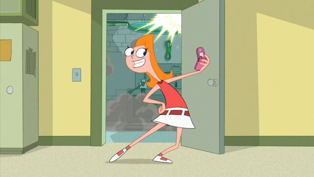 File:Candace photographs herself.jpg