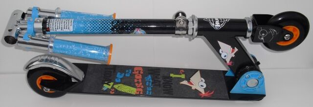 File:Huffy P&F scooter folded.jpg