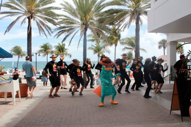 File:PlatypusWalkPnFCastFlashMob.jpg