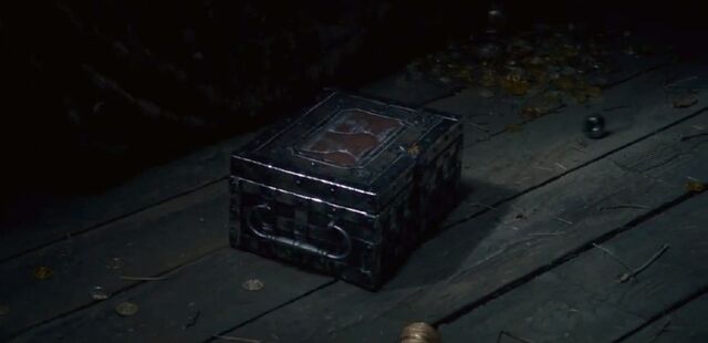 File:Chalicechest.jpg