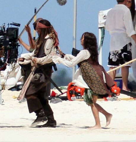 File:JackMarooningAngelicaOnSet2.jpg