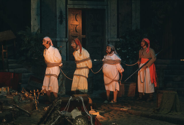 File:POTCRideTownsfolk.jpg